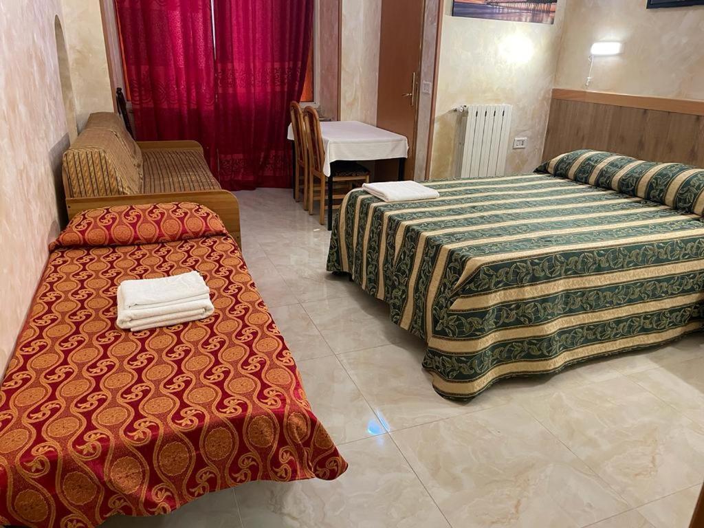 Termini Relex House Hotel โรม ภายนอก รูปภาพ